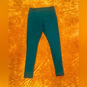Zella Live In High Waist Leggings, size Medium in Green Ponderosa